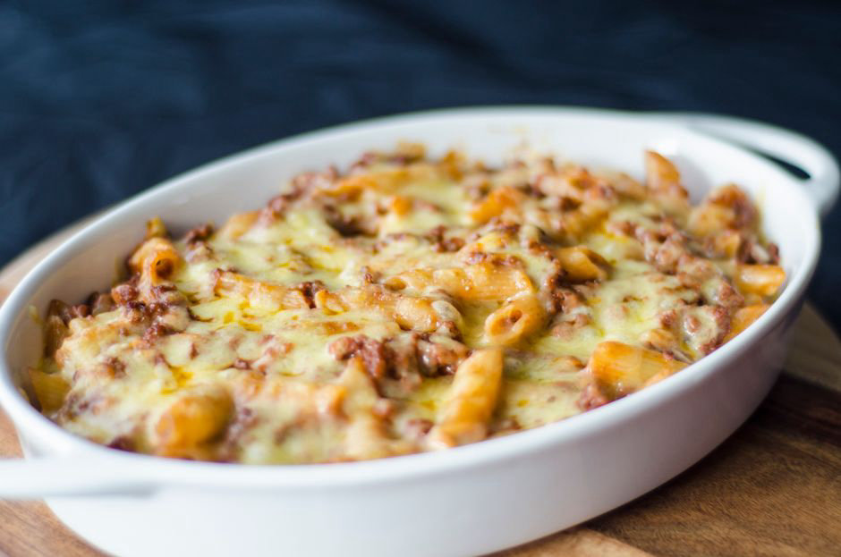 Макарони с бял сос